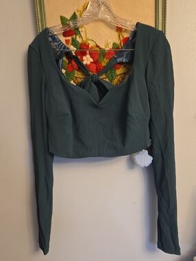 NWT PopFlex Dark Green Long Sleeved Crop Swim Top Bow And Strap In Back XL
